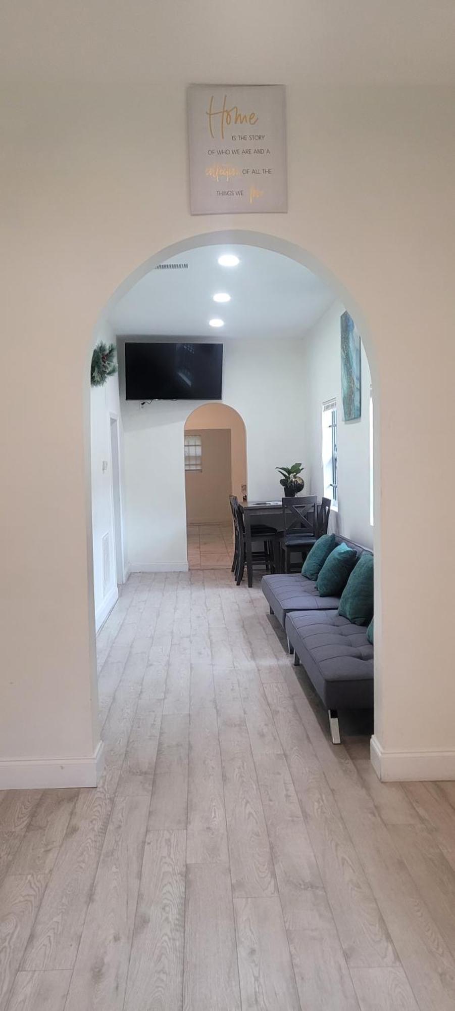 Large, Central, Lovely & Cozy 4Bed/2Bath - House By Everbank Stadium 잭슨빌 외부 사진