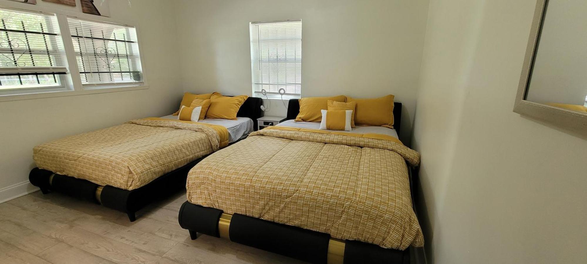 Large, Central, Lovely & Cozy 4Bed/2Bath - House By Everbank Stadium 잭슨빌 외부 사진