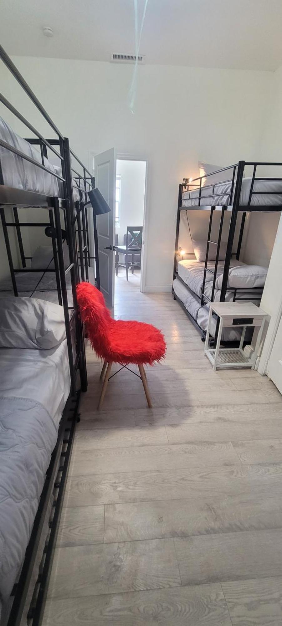 Large, Central, Lovely & Cozy 4Bed/2Bath - House By Everbank Stadium 잭슨빌 외부 사진