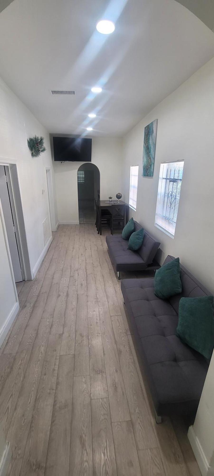 Large, Central, Lovely & Cozy 4Bed/2Bath - House By Everbank Stadium 잭슨빌 외부 사진