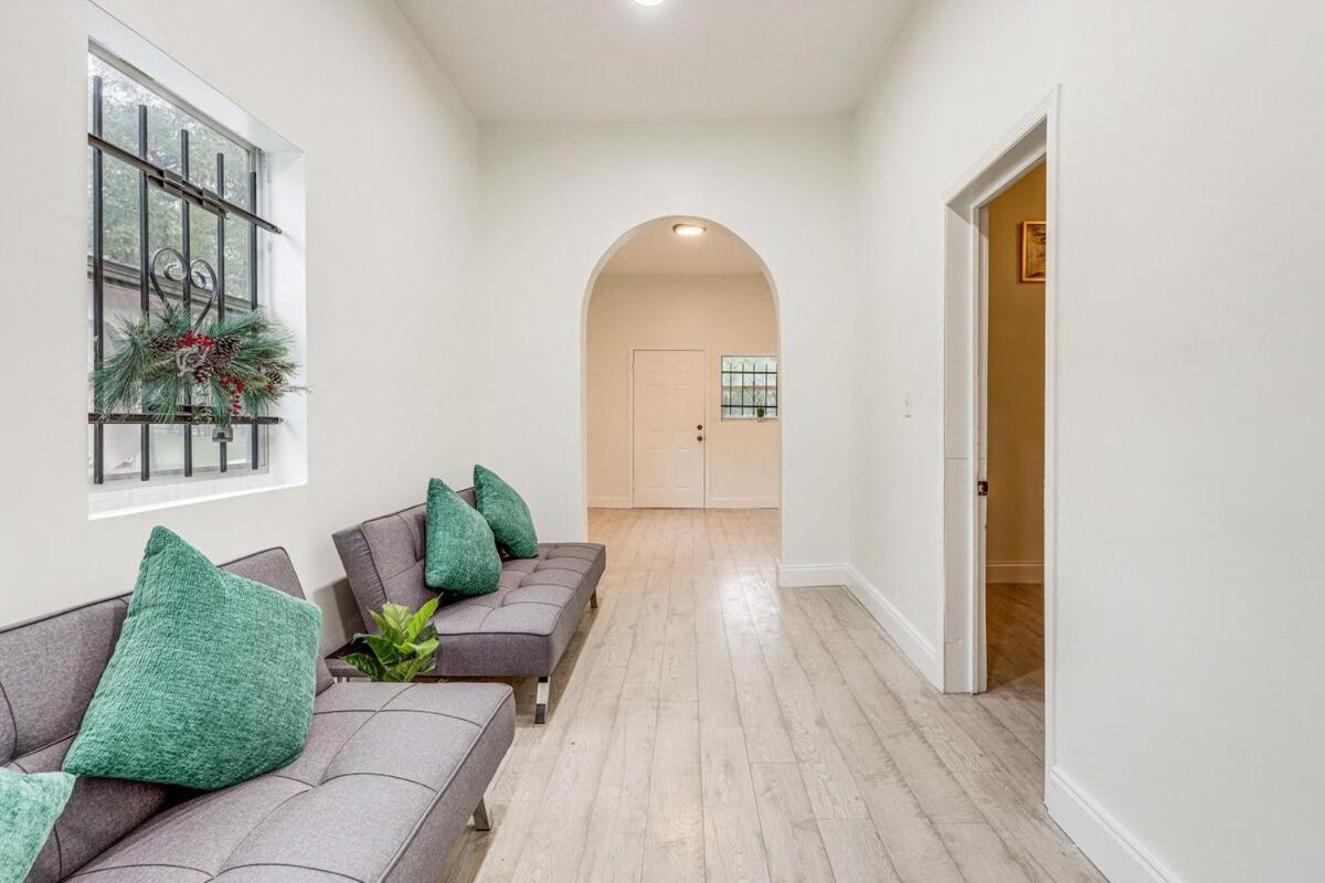 Large, Central, Lovely & Cozy 4Bed/2Bath - House By Everbank Stadium 잭슨빌 외부 사진